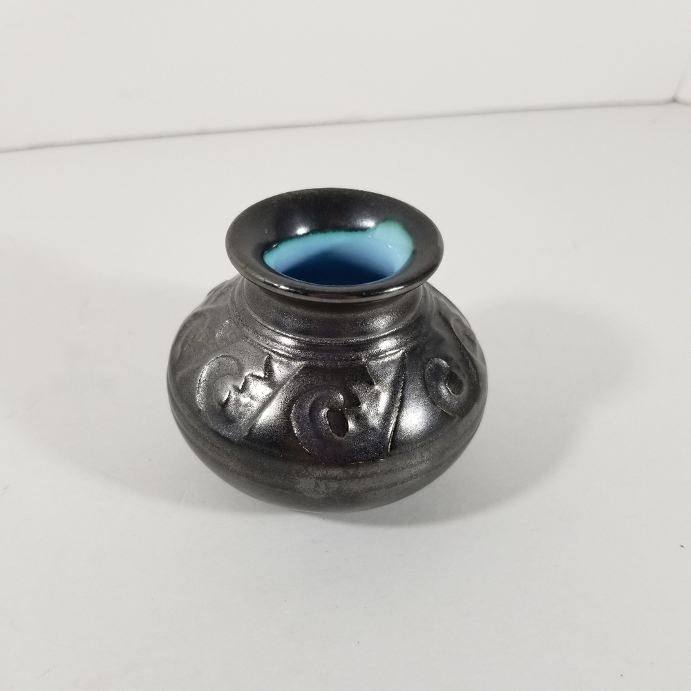 Bariloche Pottery Seed Pot Gunmetal Glaze Blue Interior Vintage 3 Inches Tall